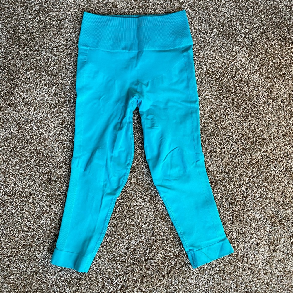 Lululemon Teal Capris